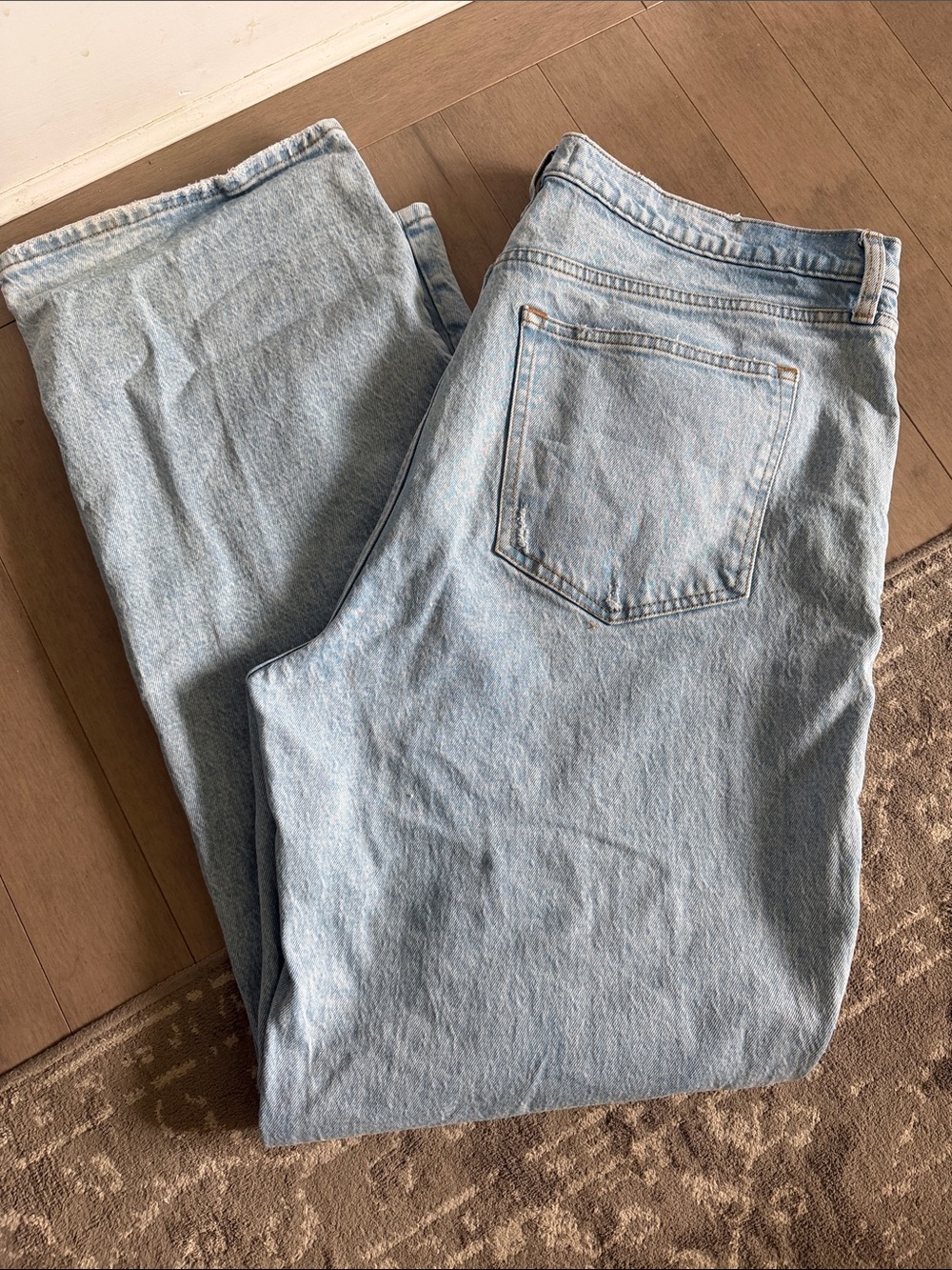 Abercrombie & Fitch 90s Relaxed Light Blue Straight Women’s  Jeans